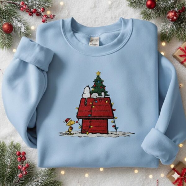 Christmas Snoopy Embroidery Sweatshirt, Peanuts Christmas Crewneck, Christmas Crew Shirt, Cute Snoopy Sweatshirt, Cartoon Snoopy Embroidered Shirt