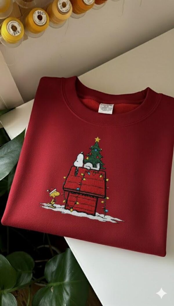 Christmas Snoopy Embroidery Sweatshirt, Peanuts Christmas Crewneck, Christmas Crew Shirt, Cute Snoopy Sweatshirt, Cartoon Snoopy Embroidered Shirt