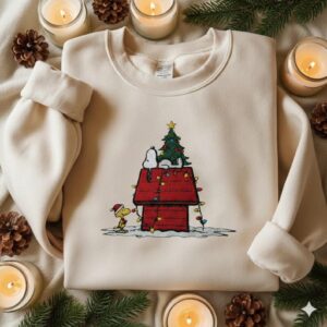 Christmas Snoopy Embroidery Sweatshirt, Peanuts Christmas Crewneck, Christmas Crew Shirt, Cute Snoopy Sweatshirt, Cartoon Snoopy Embroidered Shirt