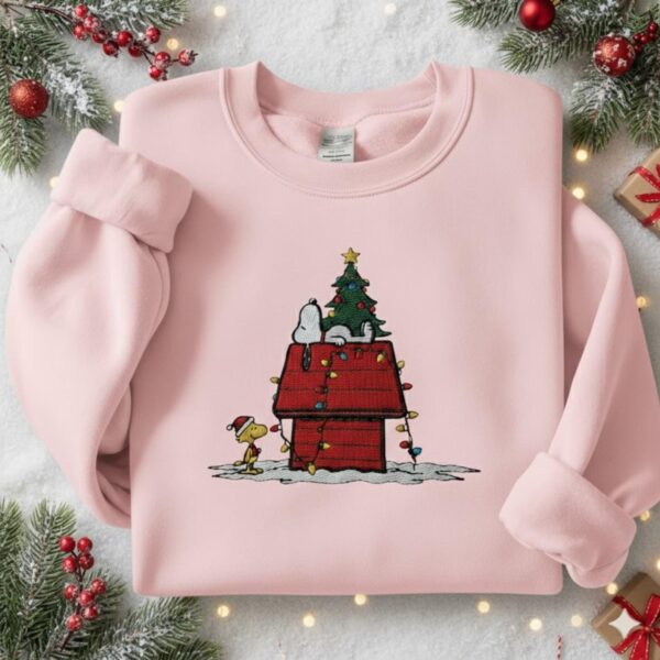 Christmas Snoopy Embroidery Sweatshirt, Peanuts Christmas Crewneck, Christmas Crew Shirt, Cute Snoopy Sweatshirt, Cartoon Snoopy Embroidered Shirt
